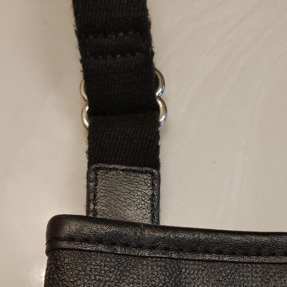 Michael Kors Black Messenger Logo Crossbody with Front Zip!! - Picture 9 of 16